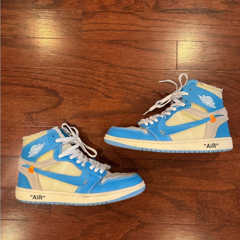 Off-White × Air Jordan 1 Retro High
OG 'UNC'